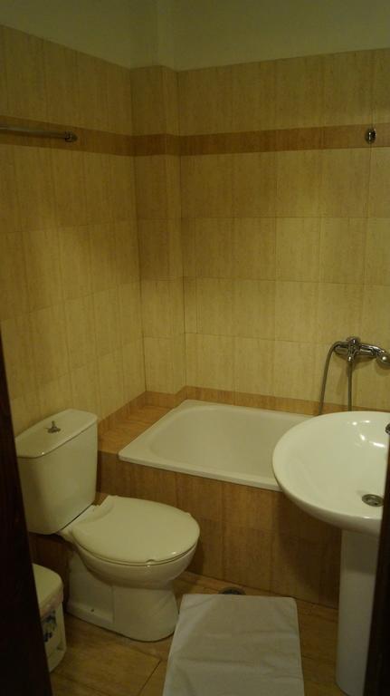 Ferienwohnung Xenonas Arxontiko Káto Loutrákion Zimmer foto
