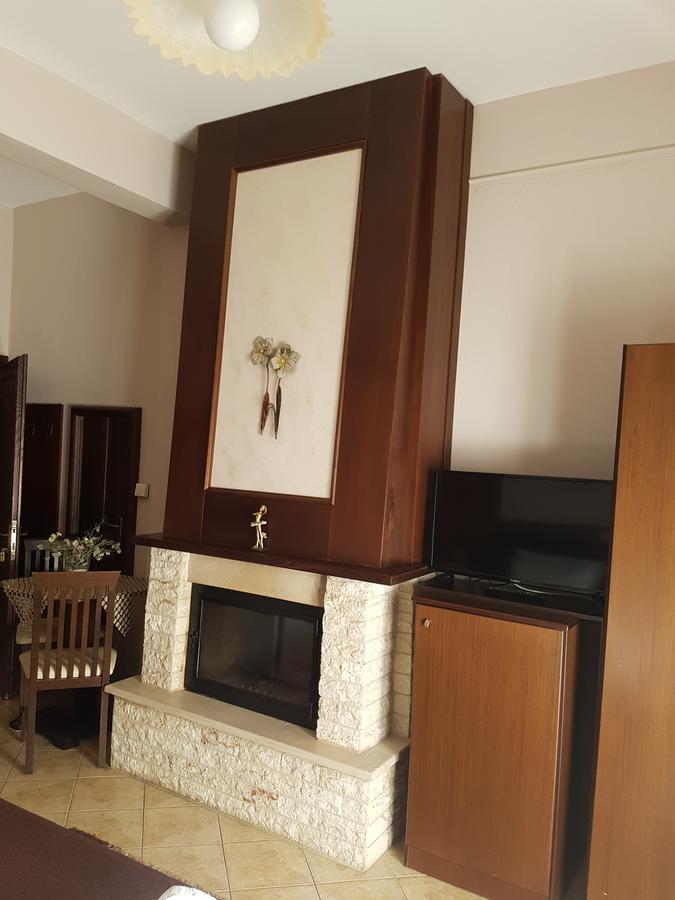 Ferienwohnung Xenonas Arxontiko Káto Loutrákion Exterior foto